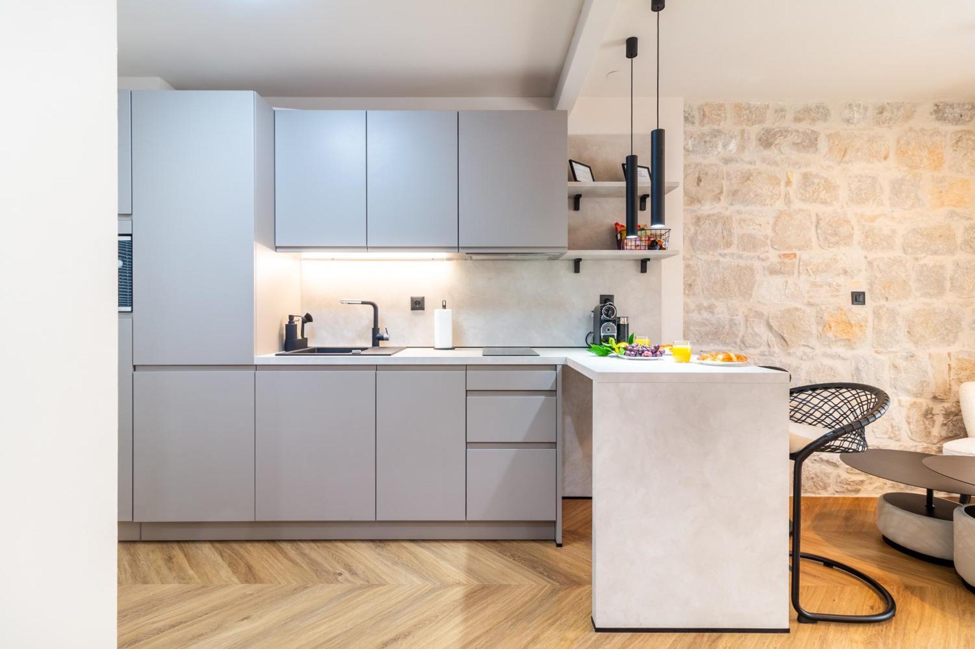 Apartment Centre In Stone House Split Exterior foto